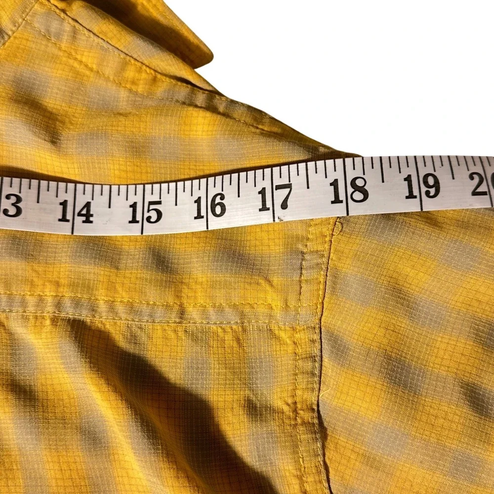 The North Face Mens Plaid Short Sleeve Button‎ Up Shirt Size Medium